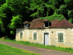 Garenne lock house, abandoned