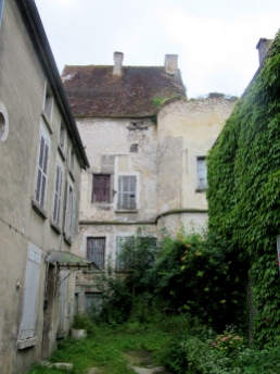 Part of Ravieres chateau